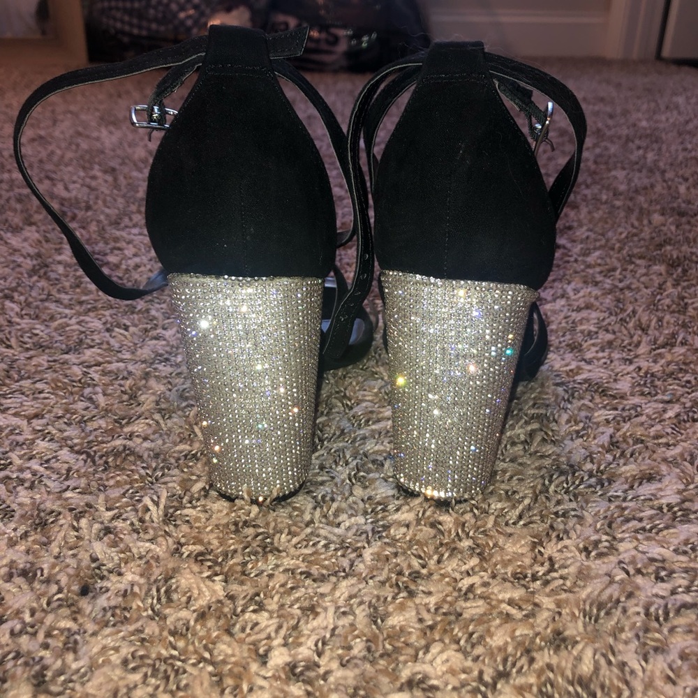 Formal Event Heels - Picture 2 of 3